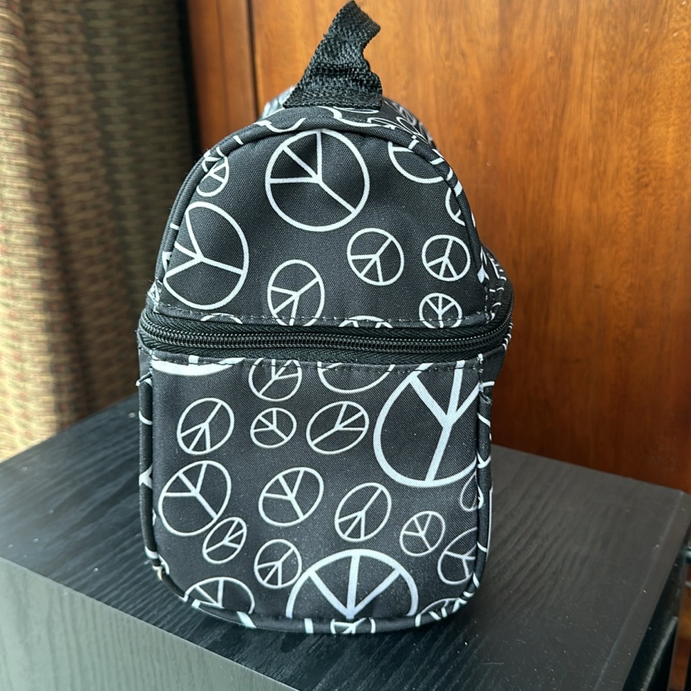 Peace Sign Insulated Lunchbox - Picture 5 of 10